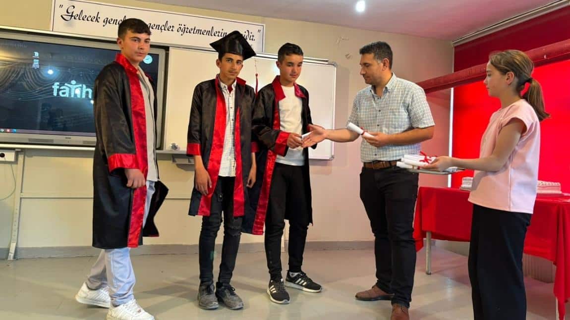 MEZUNİYET TÖRENİ